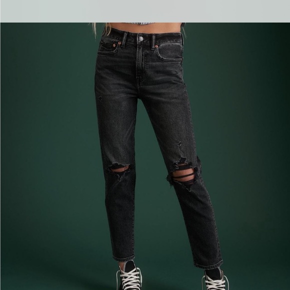 American Eagle Outfitters Denim - American Eagle ae77 faded black mom straight leg jeans size 6 short
